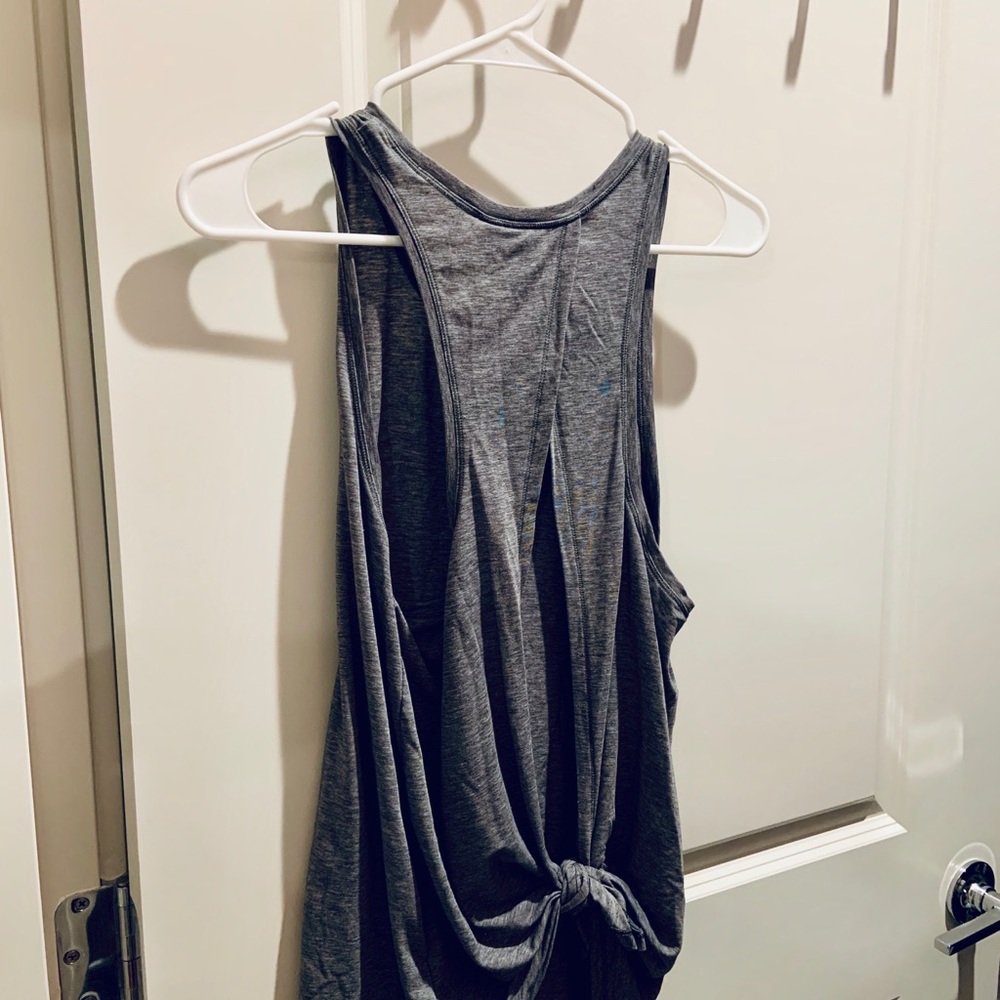 Workout top bundle - Picture 2 of 3